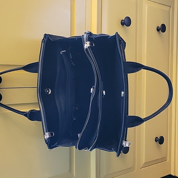 Purse - Picture 3 of 4